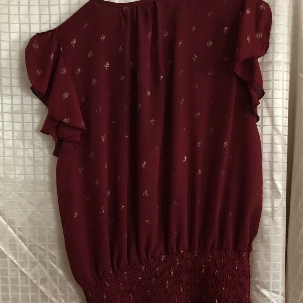 Women’s size medium top